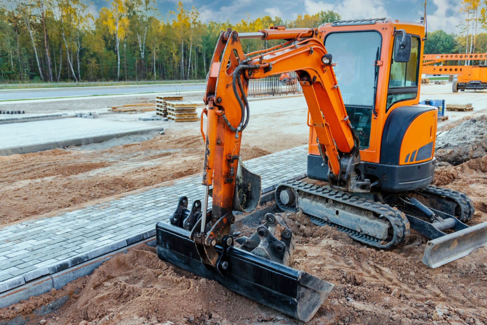 Compact Excavators vs. Standard Excavators: Which Is Right for You?