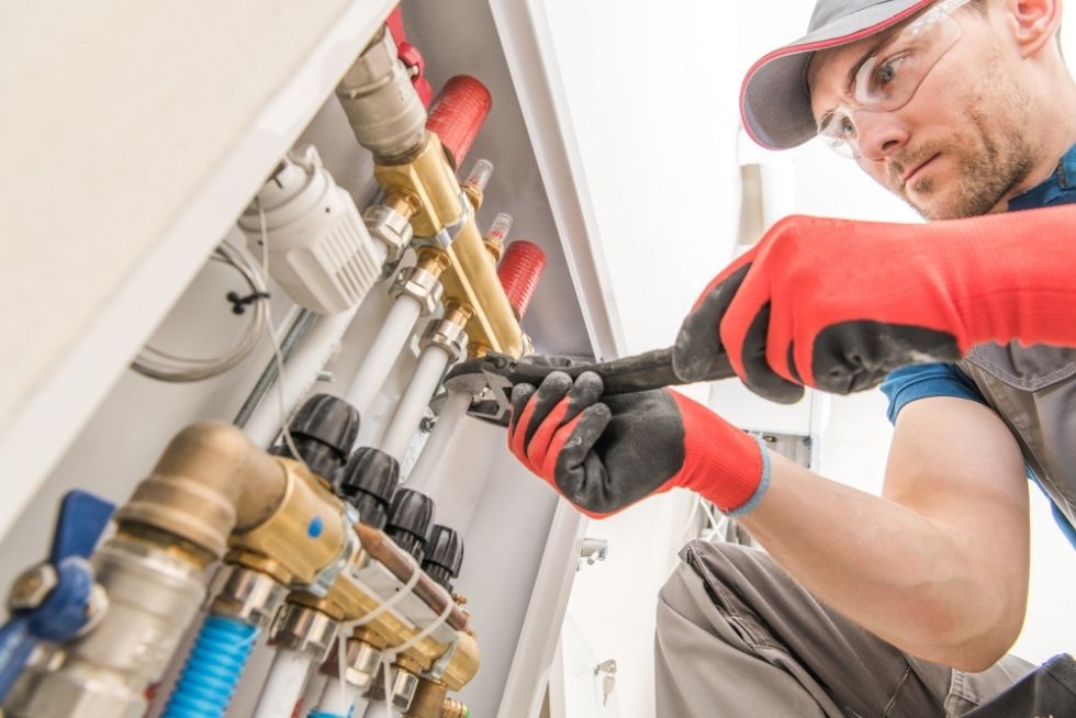 Why Interior Designers Recommend Working with an HVAC Repairman Before Remodeling